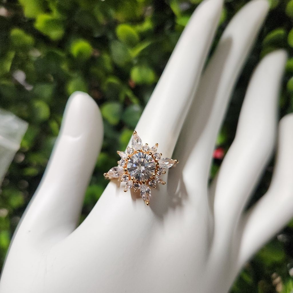 Women's Gold & White Moissanite Ring Size 7 offers Welcomed